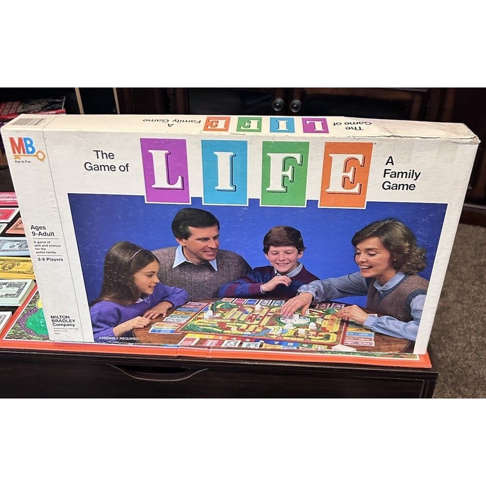 VTG 1982 Milton Bradley Game of Life Board Game Family Fun Read Description